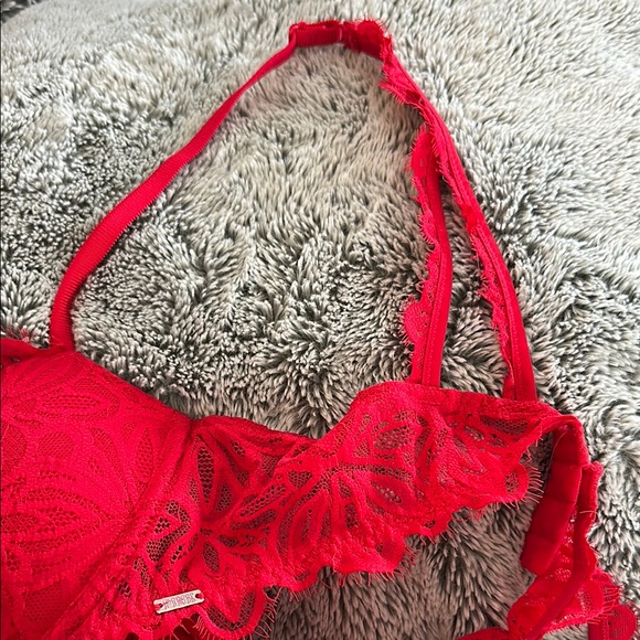 VS Pink Red Lace Bra - Picture 4 of 5